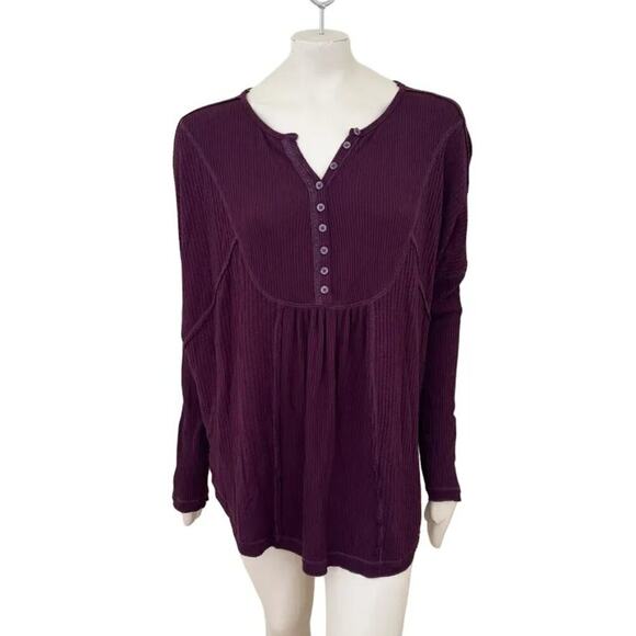 FREE PEOPLE Leo Henley Waffle Knit OVERSIZED Thermal Top in Deep Burgundy SZ M - Picture 1 of 12